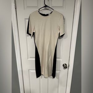 ❤️ Aritzia Black and Off White Dress